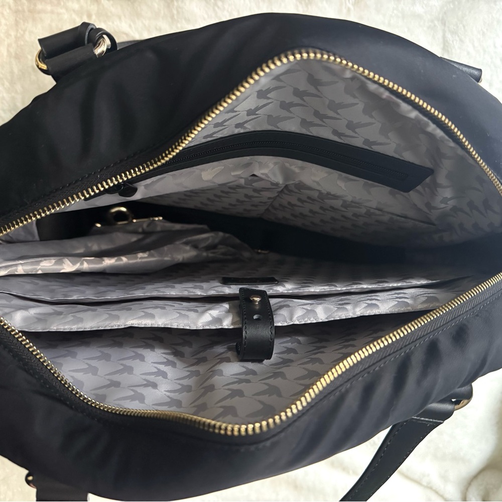 Lo & Sons medium O.G. In black with gold hardware and gray interior. - Picture 4 of 6